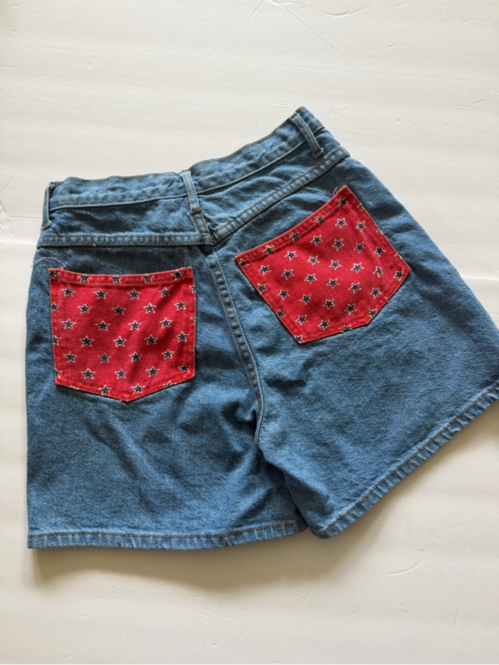 VTG Y2K High-Waist Denim Shorts with Red Star Back Pockets